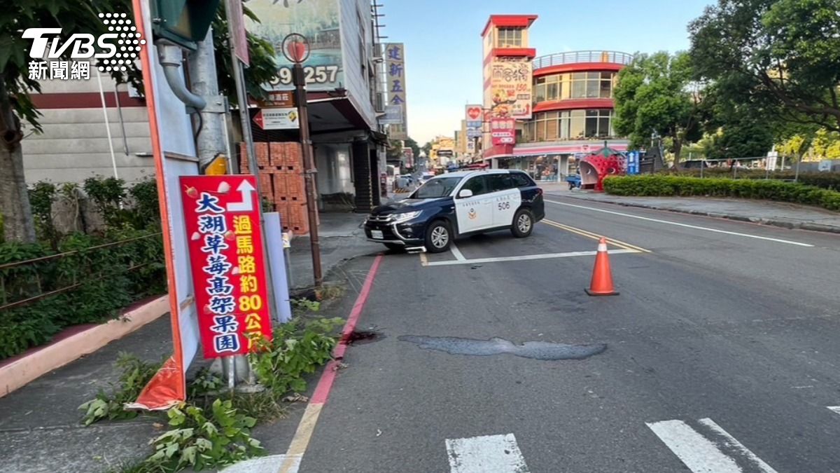 苗栗離奇車禍!半路輾到「死亡流浪狗」自摔 退休警頭胸重創不治