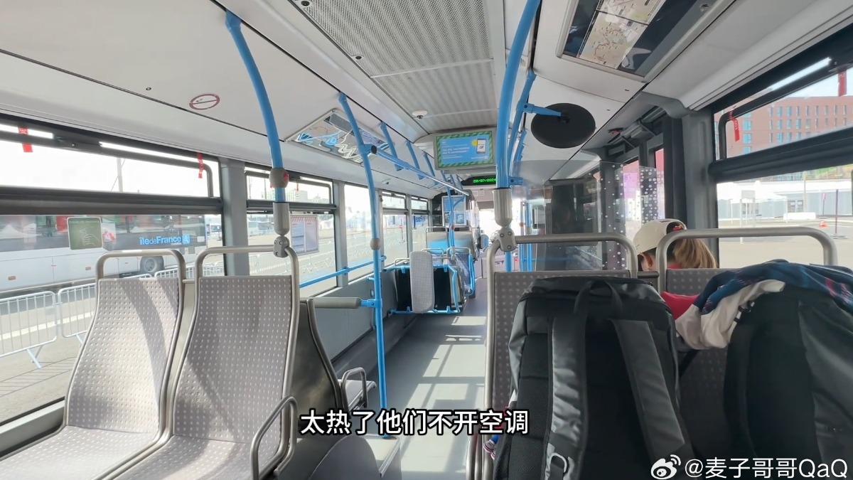 奧運接駁車也沒空調。(圖/翻攝自 微博@麦子哥哥QaQ)