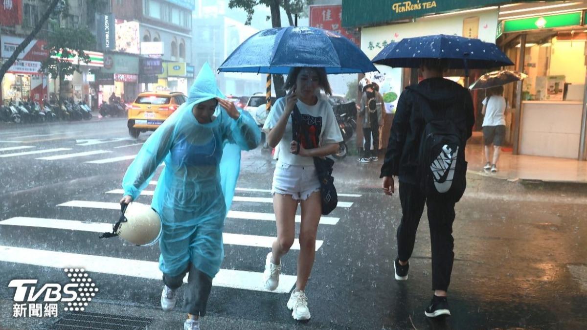 天氣/凱米颱風「登陸3縣市」機率過半! 雨彈至少狂轟2.5天