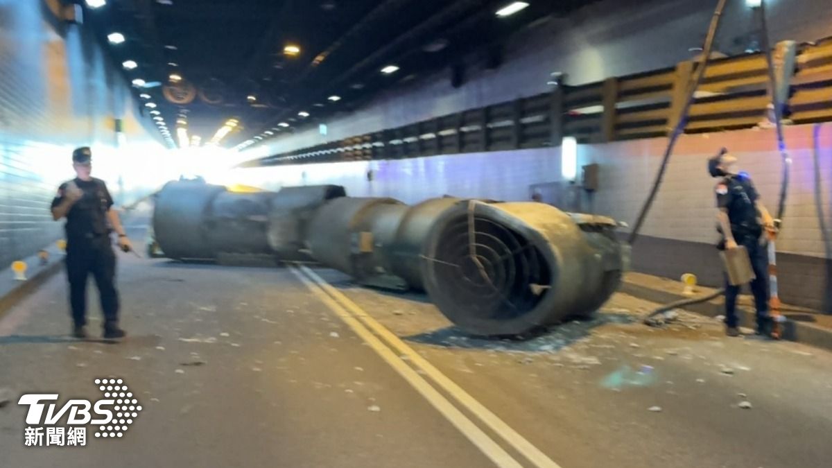 高雄過港隧道排風機被削落 肇事貨車遭求償900萬