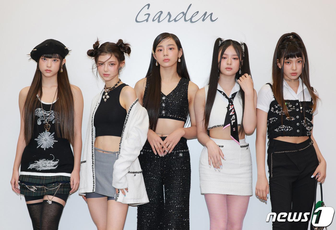 NewJeans原定2021年就出道,計畫卻生變。(圖/news1提供)