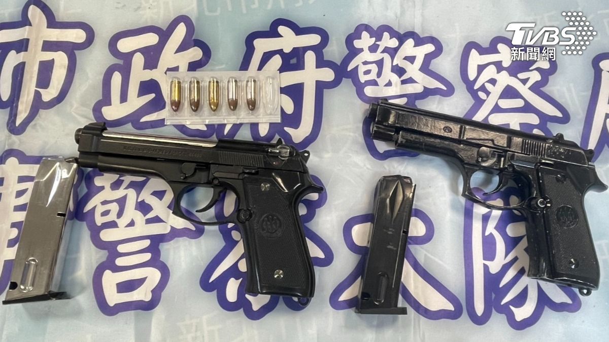 警方查扣改造手槍，以及殺傷力強大的「達姆彈」。（圖／TVBS）
