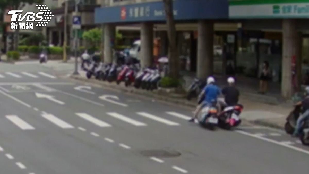 新北街頭全武行!行車糾紛爆衝突 2騎士安全帽、徒手互毆