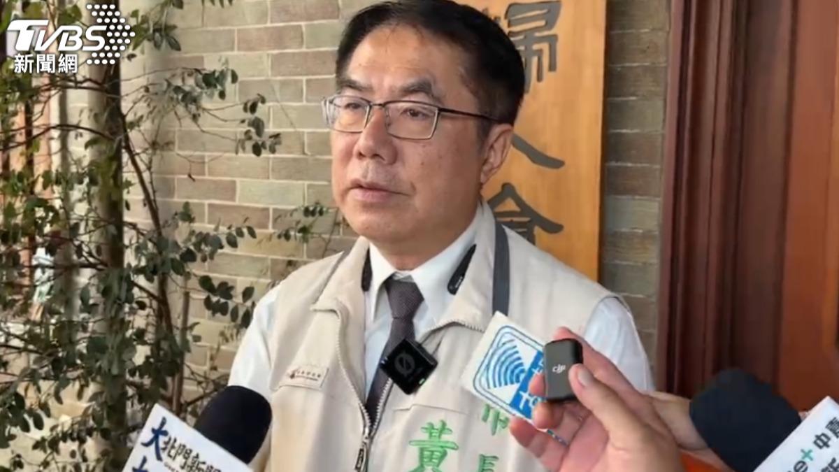 原不受颱風影響!黃偉哲臉書被灌爆 市府考量已達標準宣布停班停課