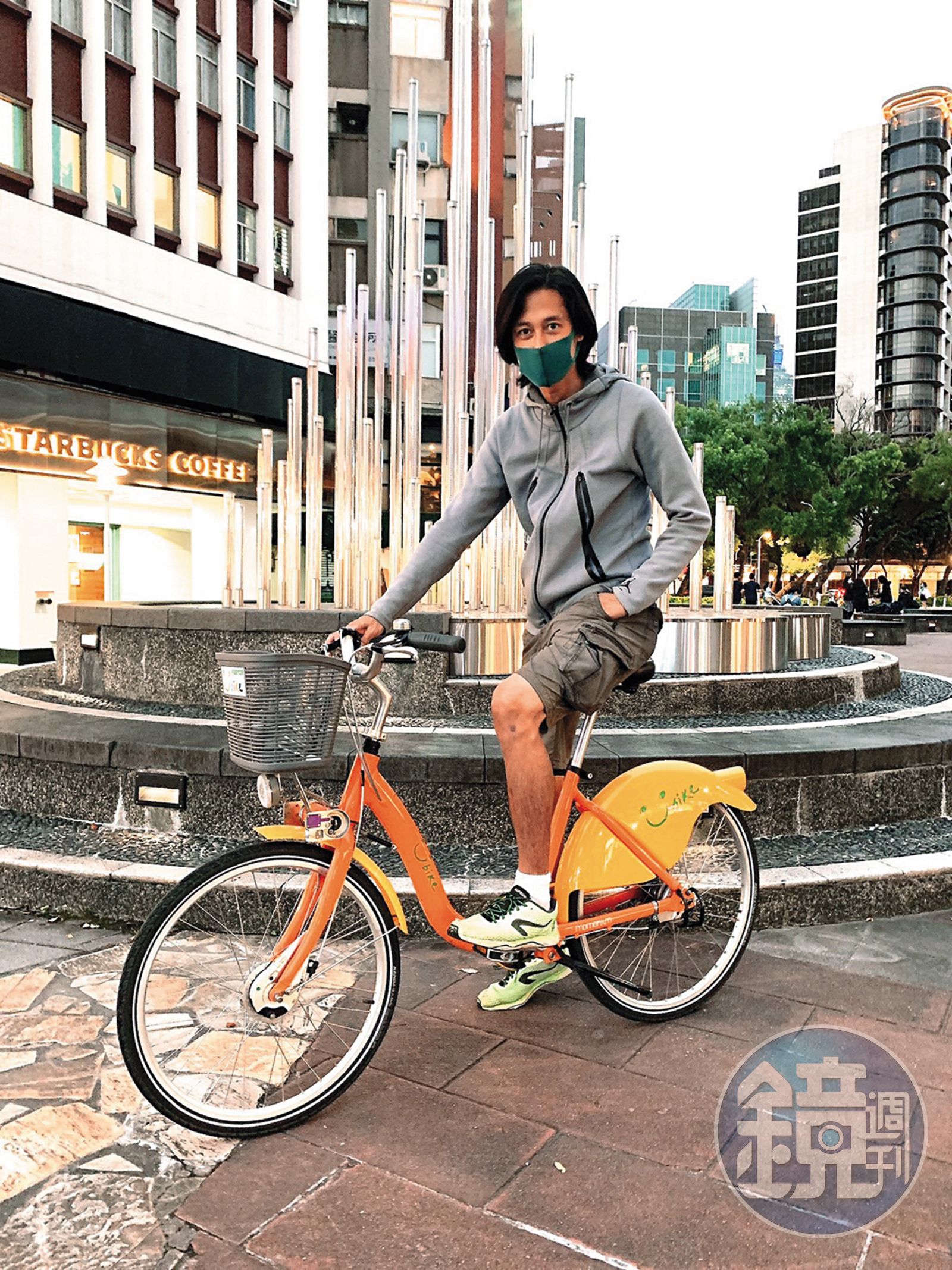 2021年底唐治平分享以Ubike代步的省錢生活。（圖／鏡週刊）
