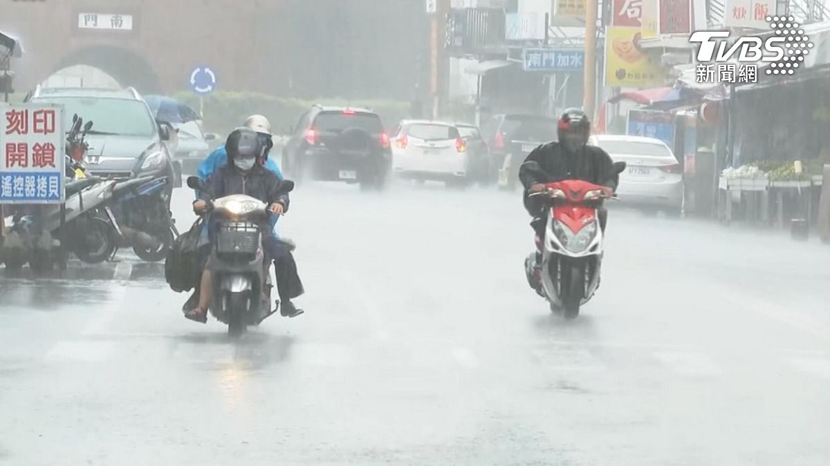凱米颱風/中南部持續炸雨!專家曝「驚人累積量」:非必要別出門