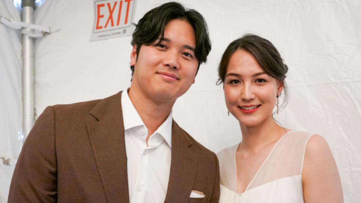 大谷翔平與愛妻田中真美子，在明星賽走紅毯。（圖／翻攝自X@Dodgers）