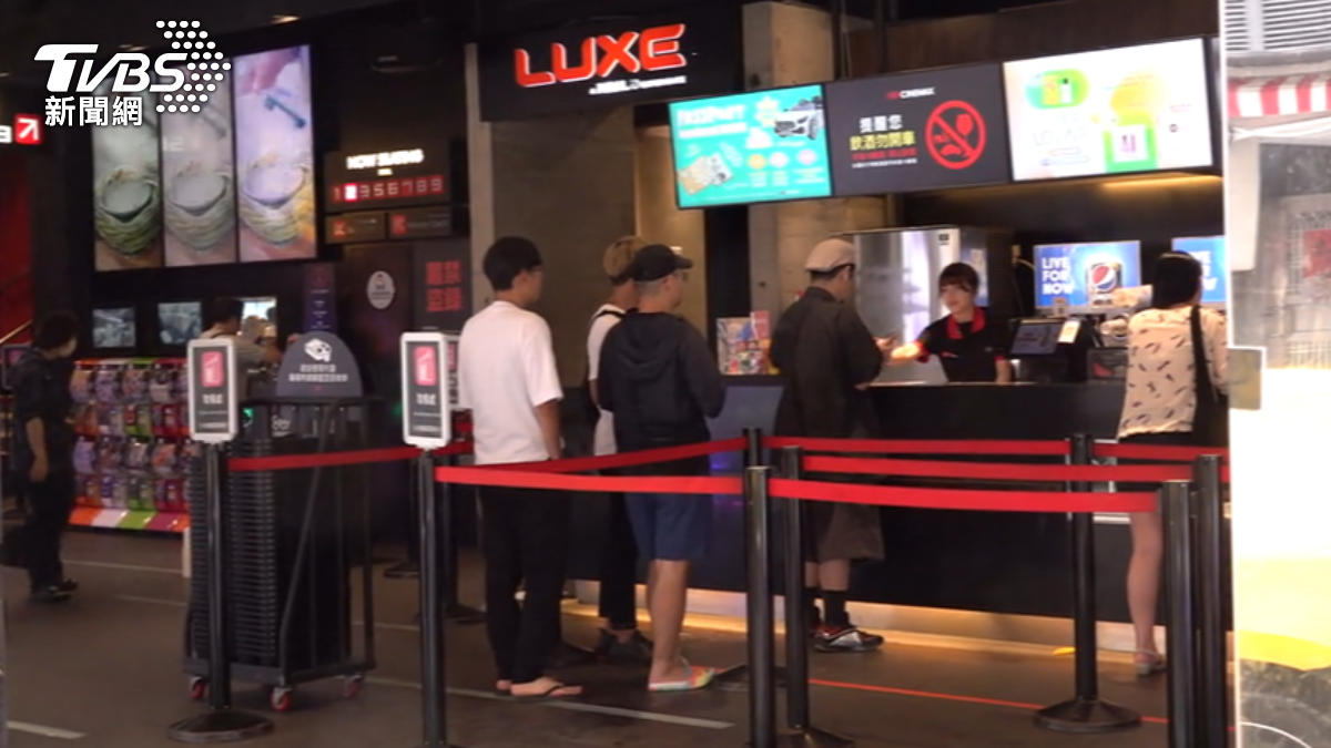 「颱風假」就是要出去玩!他大罵台人吃相難看:真他X有病