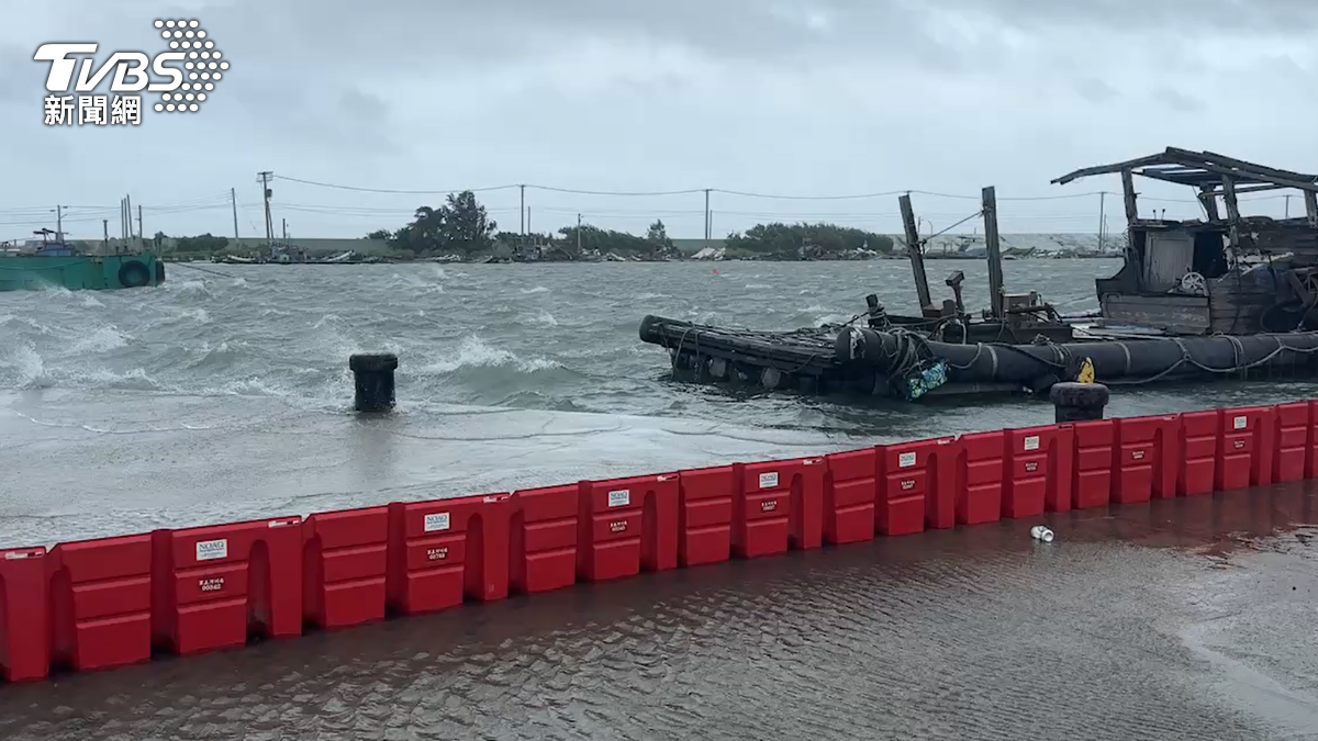 凱米颱風/雲林海線變水鄉澤國?箔子寮漁港海水倒灌 擋水板苦撐中
