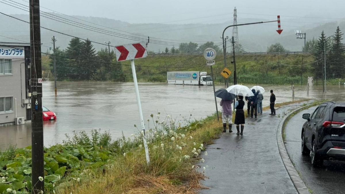 北海道各地下起破紀錄大雨。(圖/翻攝自X@THEHAZZYS1)
