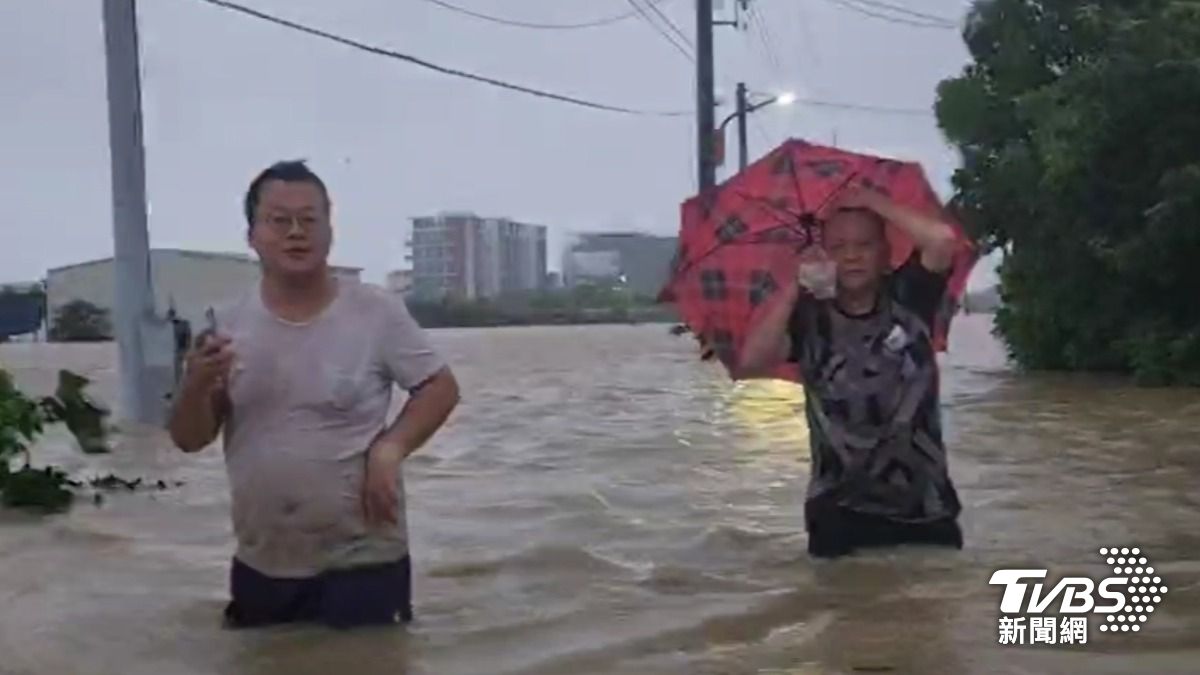 雲林縣斗南鎮多處淹水。(圖/TVBS)