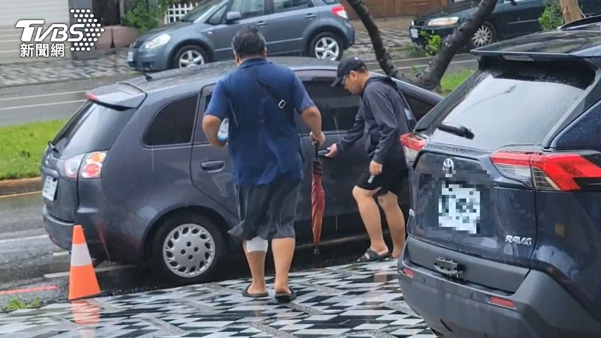 凱米颱風/女兒牆砸車釀死傷!慈父還原「剛停車就被砸」…想起妻兒淚崩