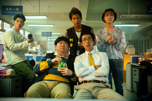 《正港分局》笑料百出 陳彥佐(前排左起)、馬念先、許光漢(後排左起)、黃奇斌、Lulu黃路梓茵。 (圖/Netflix提供)