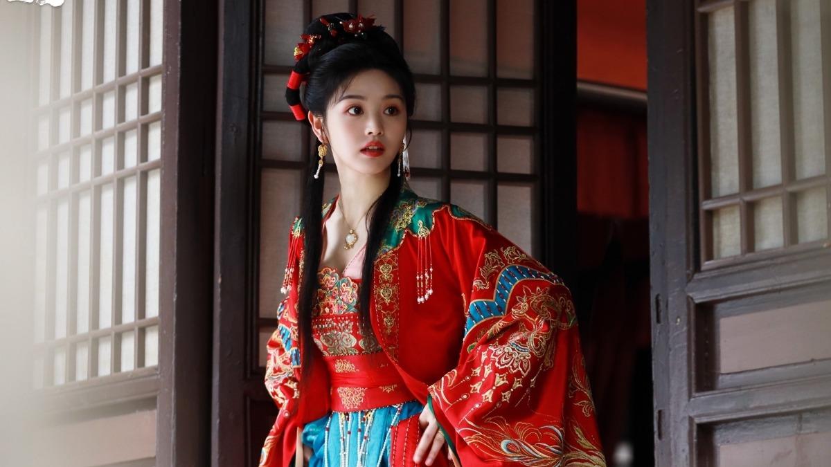 《花轎喜事》田曦薇原本許配給將軍,出嫁當日上錯花轎,意外覓得良緣。(圖/八大提供)