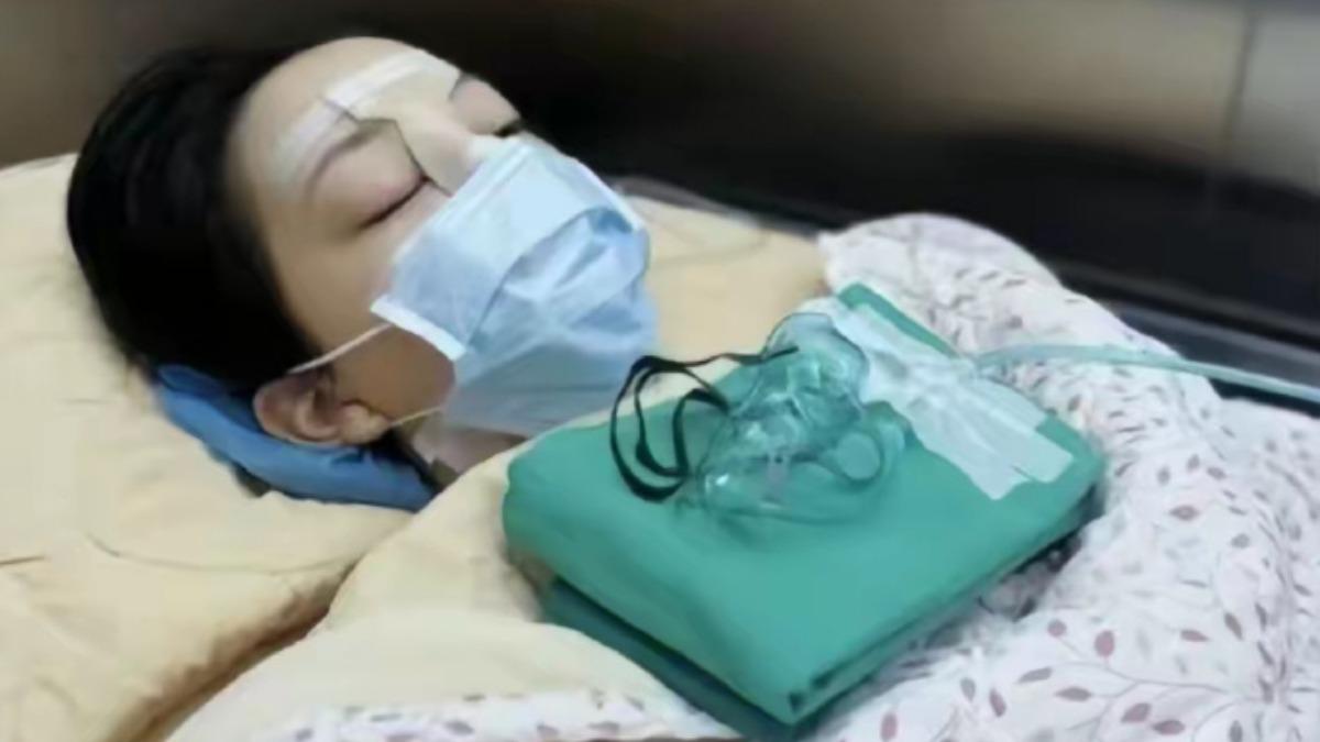 李嫣日前在社群公開手術照。(圖/翻攝自微博)
