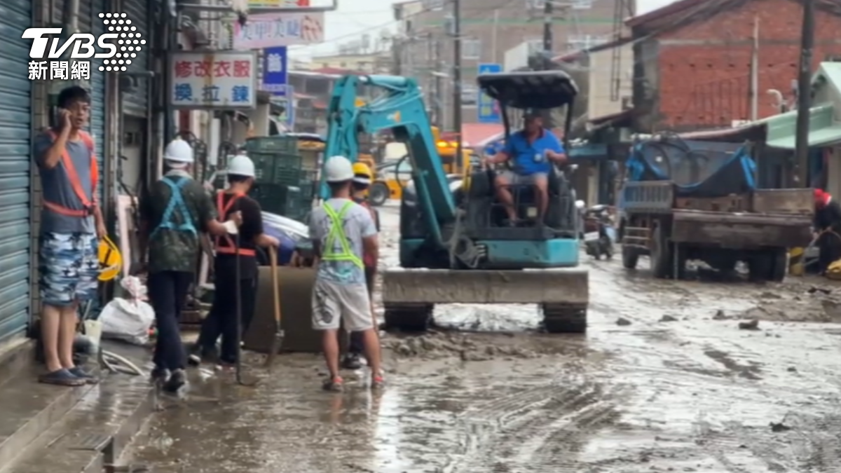 凱米颱風「暴雨瀑布」!高雄平地單日降雨衝破歷史紀錄