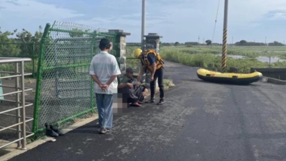 快訊/雲林落水10歲男童找到了! 父「緊抱兒屍」哭癱在地