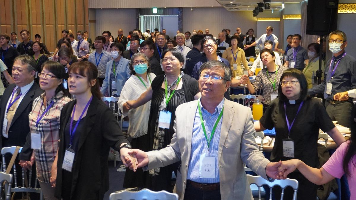 餐會邀請市府團隊與立法委員、議員一同參加。。(圖/基督教文化交流協會)
