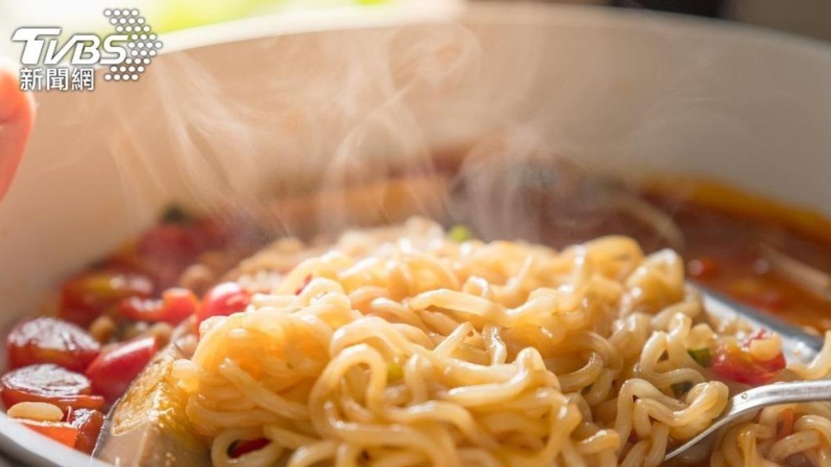 泡麵「防腐劑」不是麵！　營養師揭2大迷思：吃了不會禿頭