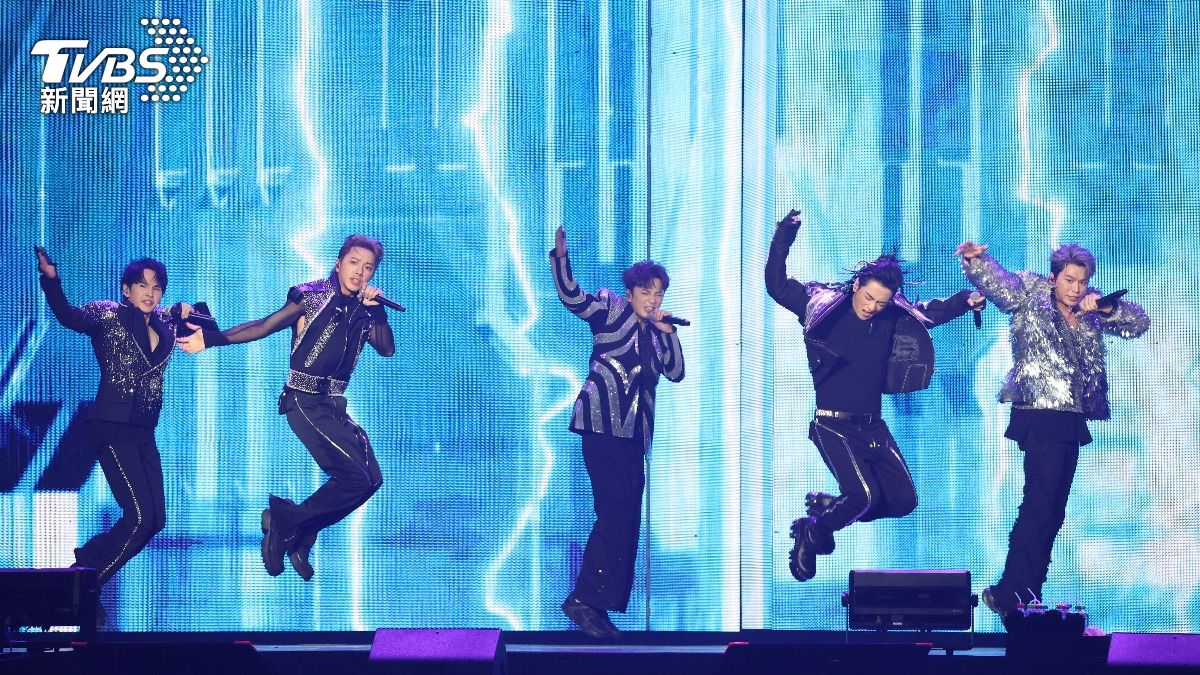 Energy以〈Come on〉等曲揭開演出序幕。(圖/TVBS資料照片)