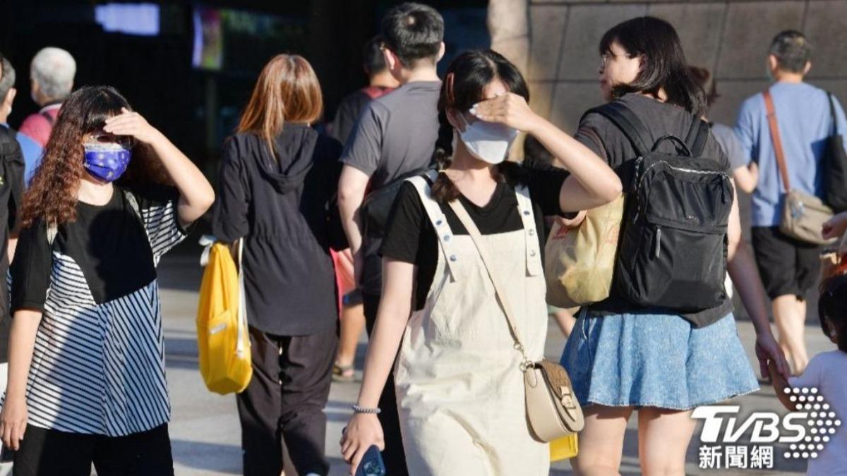 天氣/雨神又殺到!全台躲不過「再灌2日」 一圖看本週2階段變天