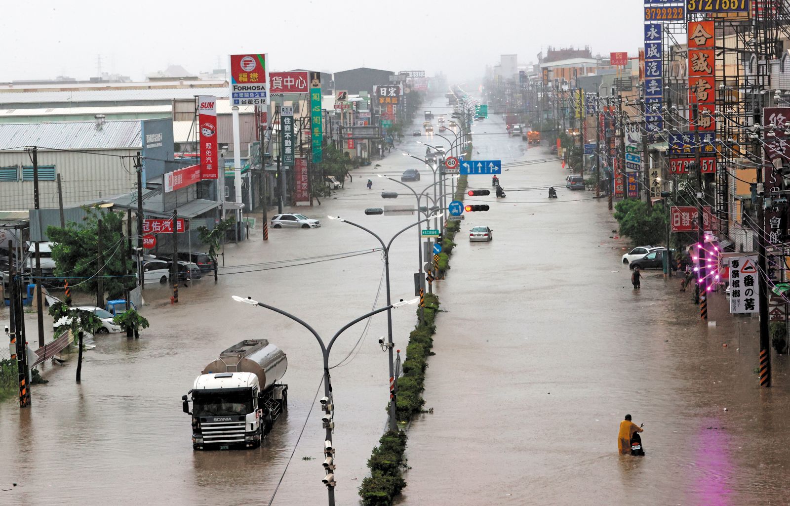 凱米颱風在南台灣引發豪大雨，高雄淹水災情慘重。（圖／聯合知識庫）