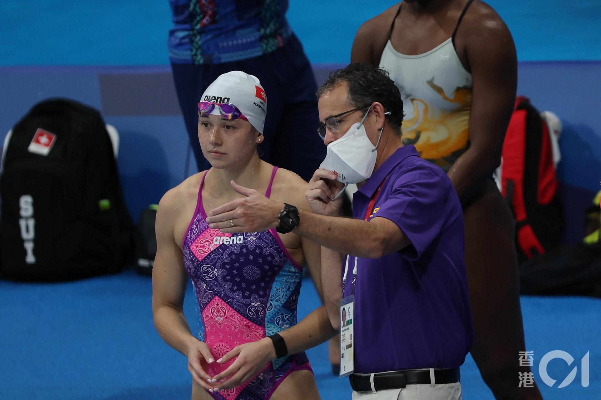 何詩蓓出戰奧運女子200米自由泳決賽,勇奪銀牌並打破亞洲紀錄。(圖/香港01)