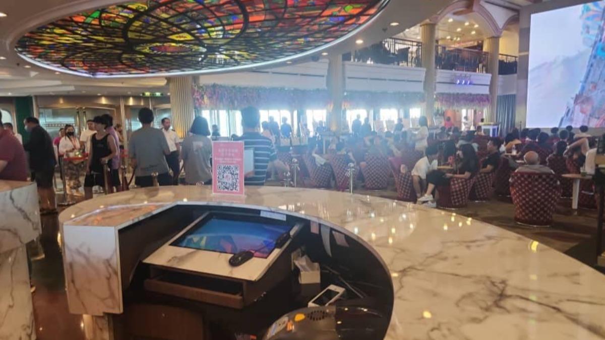 名勝世界壹號一度停電。(圖/翻攝自名勝世界郵輪 Resorts World Cruises Taiwan 臉書)