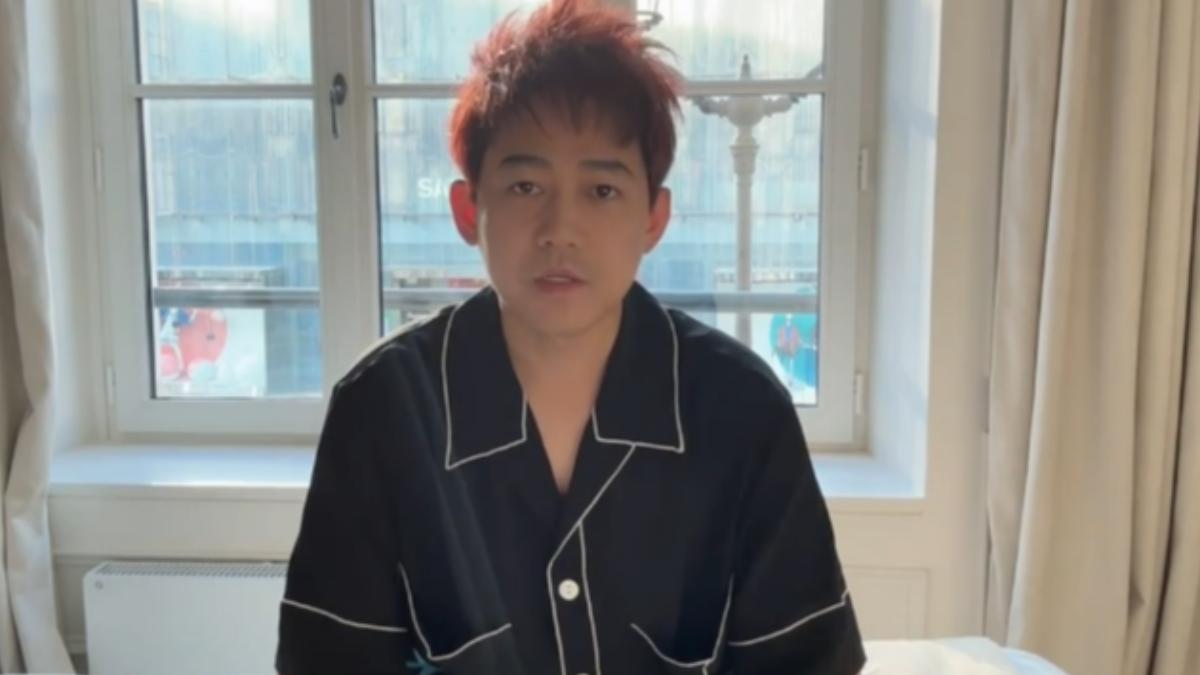 蘇醒拍攝道歉影片,感謝網友發聲教育他。(圖/翻攝自蘇醒微博)