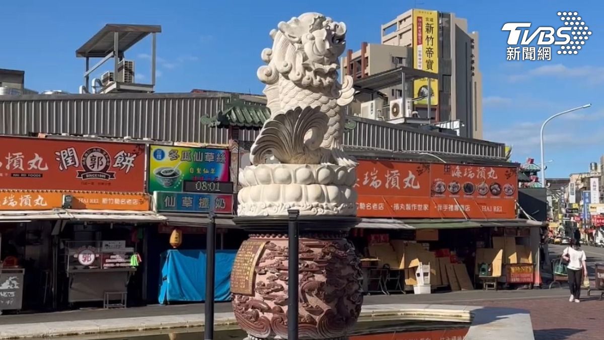 龍鯉石雕。(圖/TVBS)