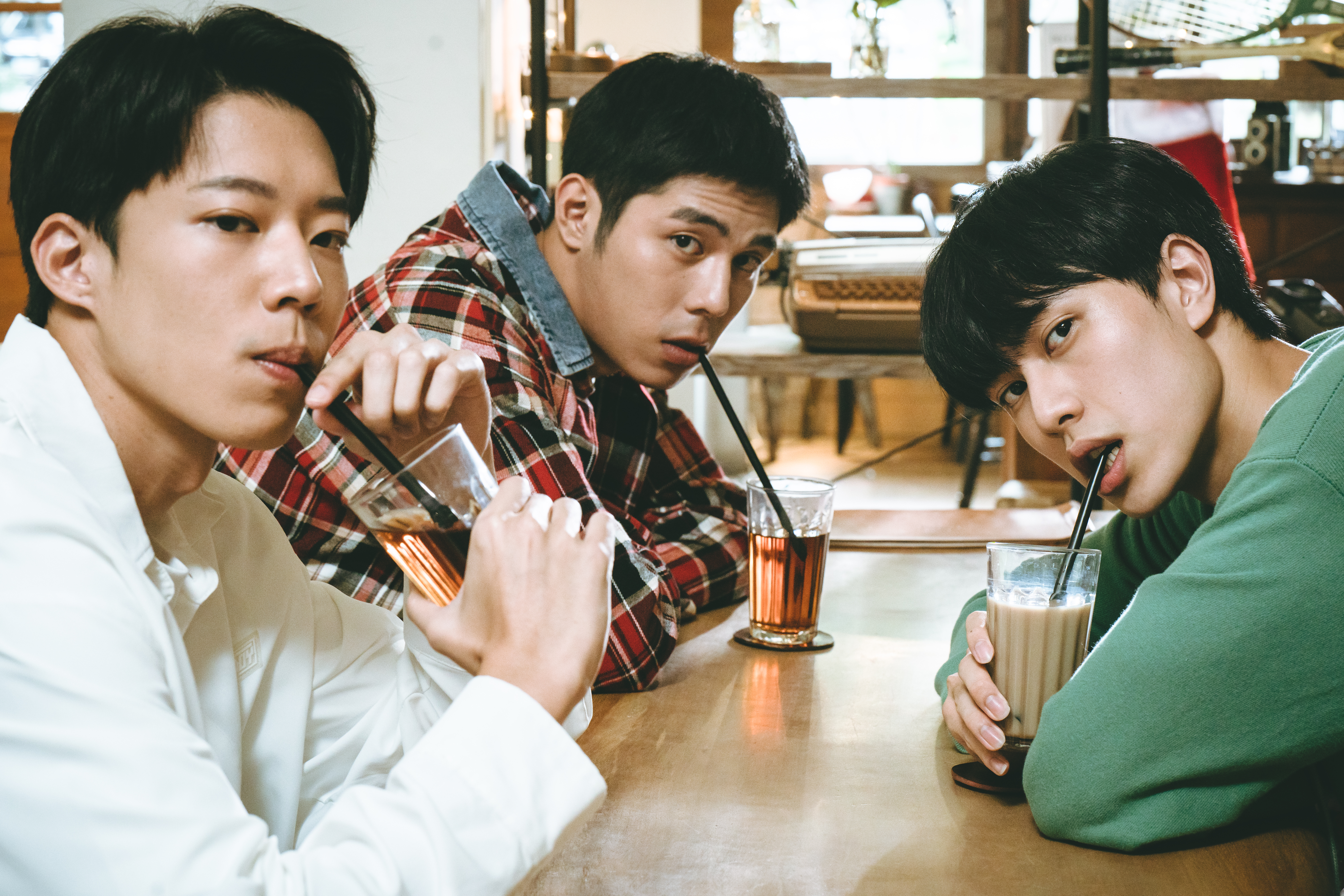 黃信赫(左起)、詹懷雲、金東昱共演高中生。(圖/CATCHPLAY+提供)