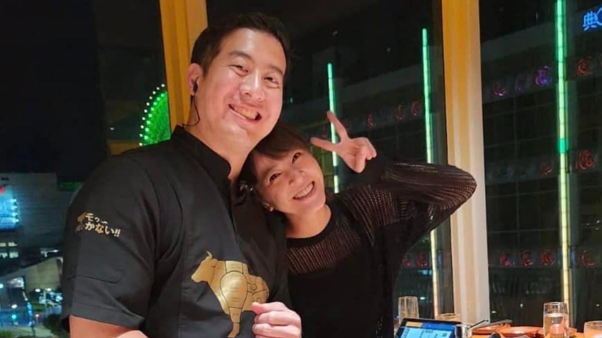 蘇晏霈(右)和曖昧對象Scott相當登對。(圖/翻攝自陳美鳳臉書)