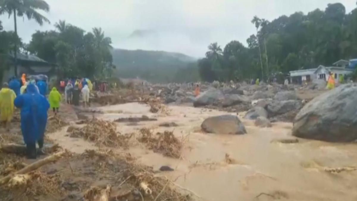 印度豪雨山區爆大規模土石流!恐怖泥水衝民宅 已知逾50死