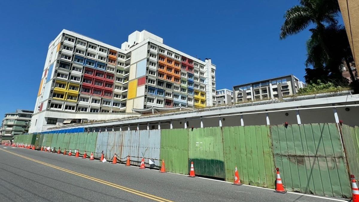 花蓮翰品酒店展開為期4個月的拆除工程。(圖/翻攝自花蓮縣政府)