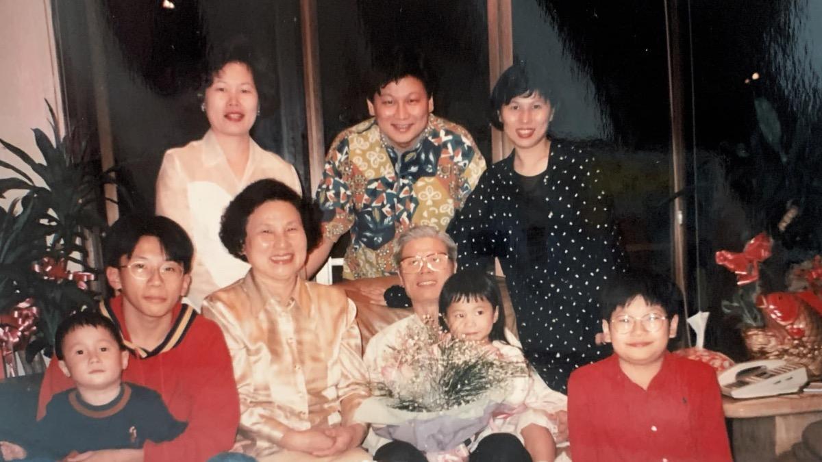 90歲母親逝世 傅崐萁感慨「子欲養而親不待」:繼續守夜誦經