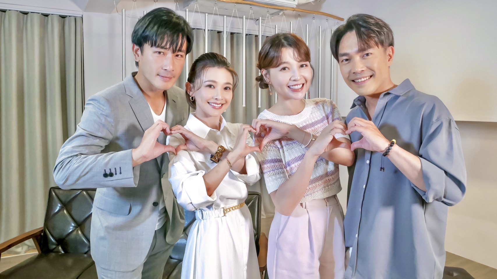 左起傅子純、吳婉君、謝京穎、許仁杰到娛樂節目《娛樂超skr》爆料演員私底下真面目。(圖/民視提供)