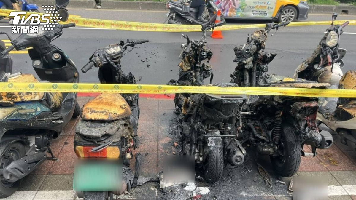 快訊/北市市民大道機車自燃 置物箱起火狂燒8機車
