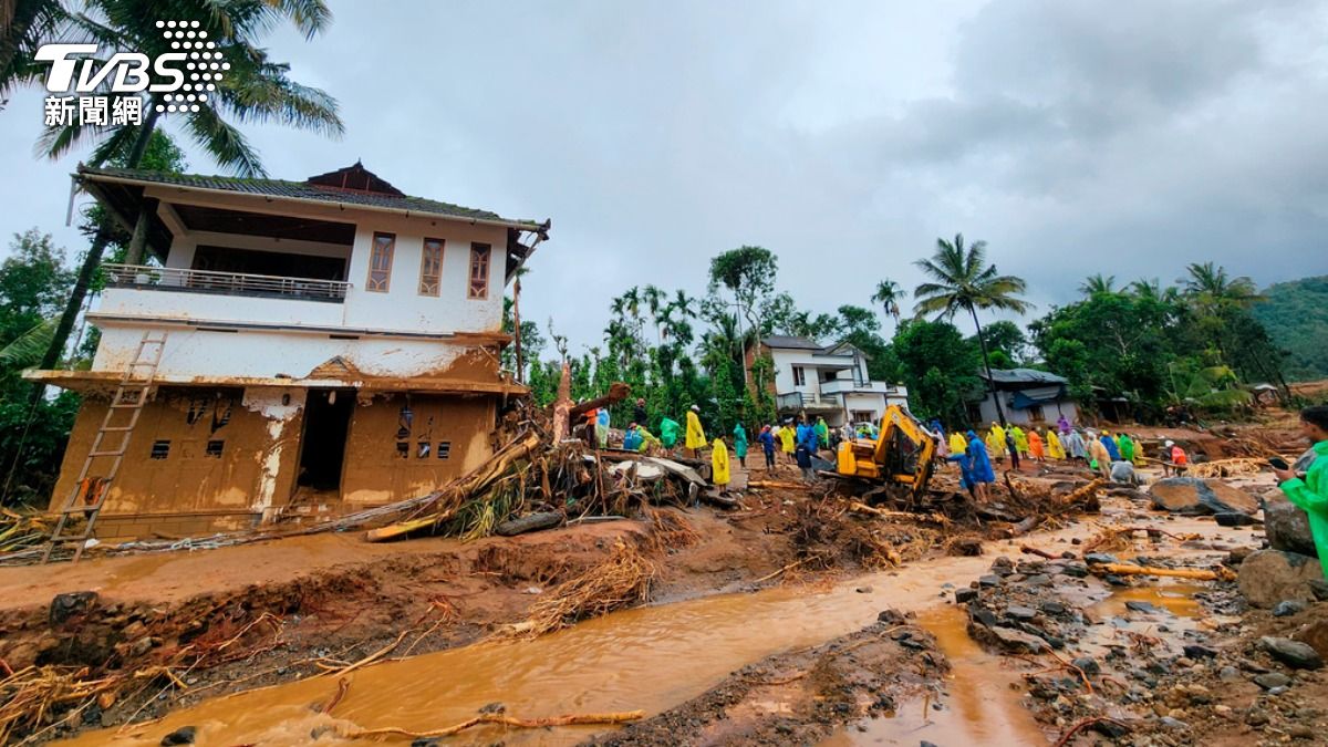 印度南部豪雨引發土石流與山崩 死亡人數破150人