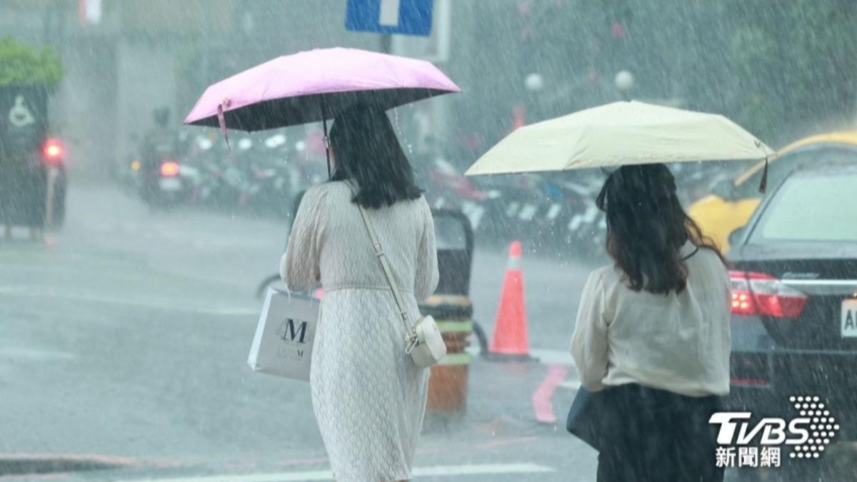 天氣/國家警報響了!北北基桃「16縣市大雨特報」 防劇烈降雨、淹水