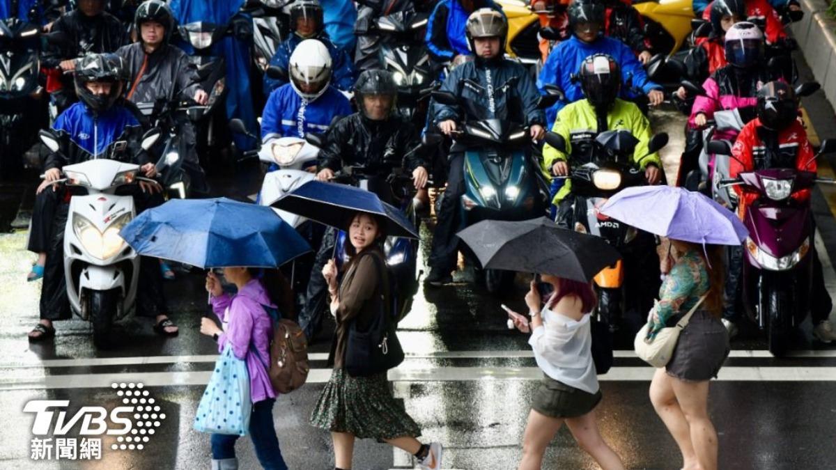 天氣／悶熱沒盡頭！午後防「強對流雷雨」　又一片低壓醞釀中