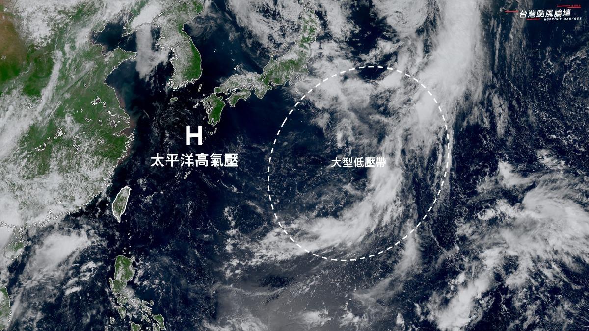 日本東方海域有大型低壓帶成形中。（圖／翻攝自「台灣颱風論壇｜天氣特急」臉書）
