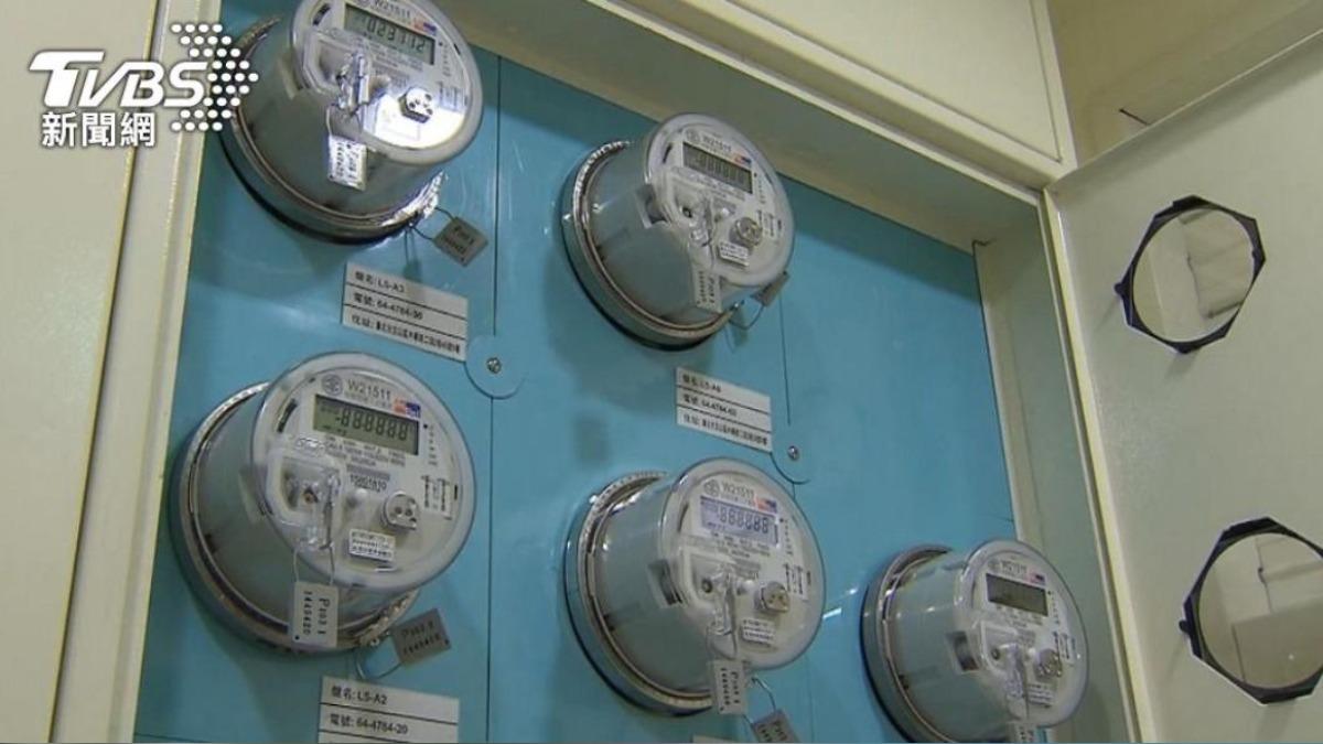 電費飆破1萬6千!台電人員見「冷氣1機型」驚呆:真的母湯