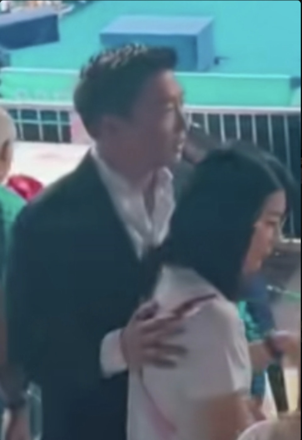 此舉讓不少網友大讚，也可見郭晶晶在家庭中的地位。（圖／翻攝自抖音）
