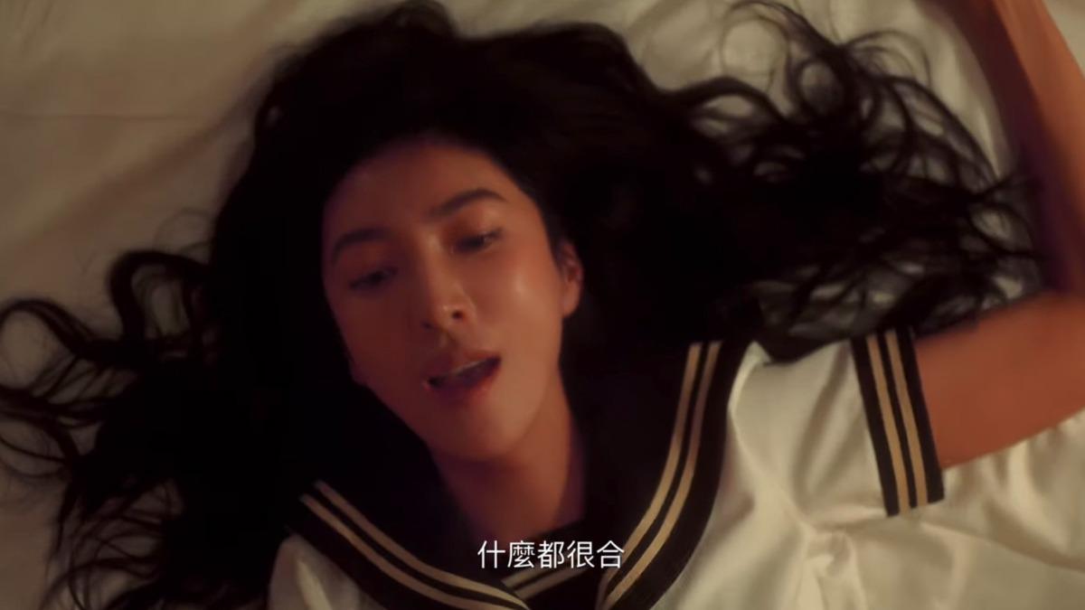 楊謹華床上「水手服助興」 豪放尬猛男:看對眼就約