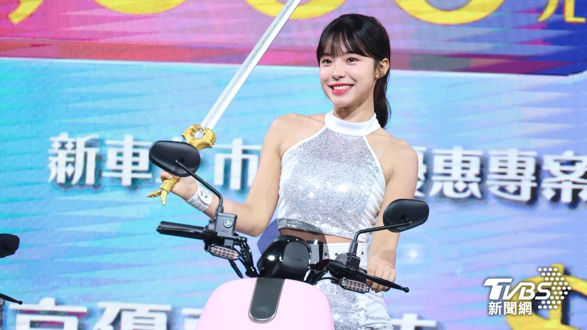 李多慧床上磨鼻「嘴唇快親到」!帥男身分曝光 幻想畫面全說了