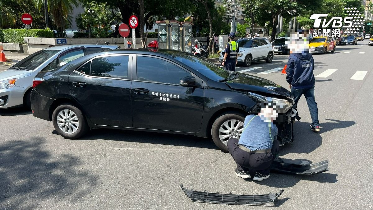 碰！台中地院勘驗車撞飛「小鋼炮」　女駕駛右手掛彩