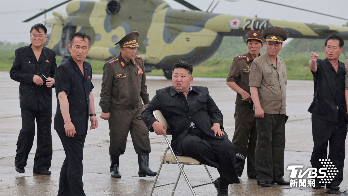暴雨重創北韓!金正恩翹腿坐鎮指揮 南韓曝:水壩潰堤千人傷亡