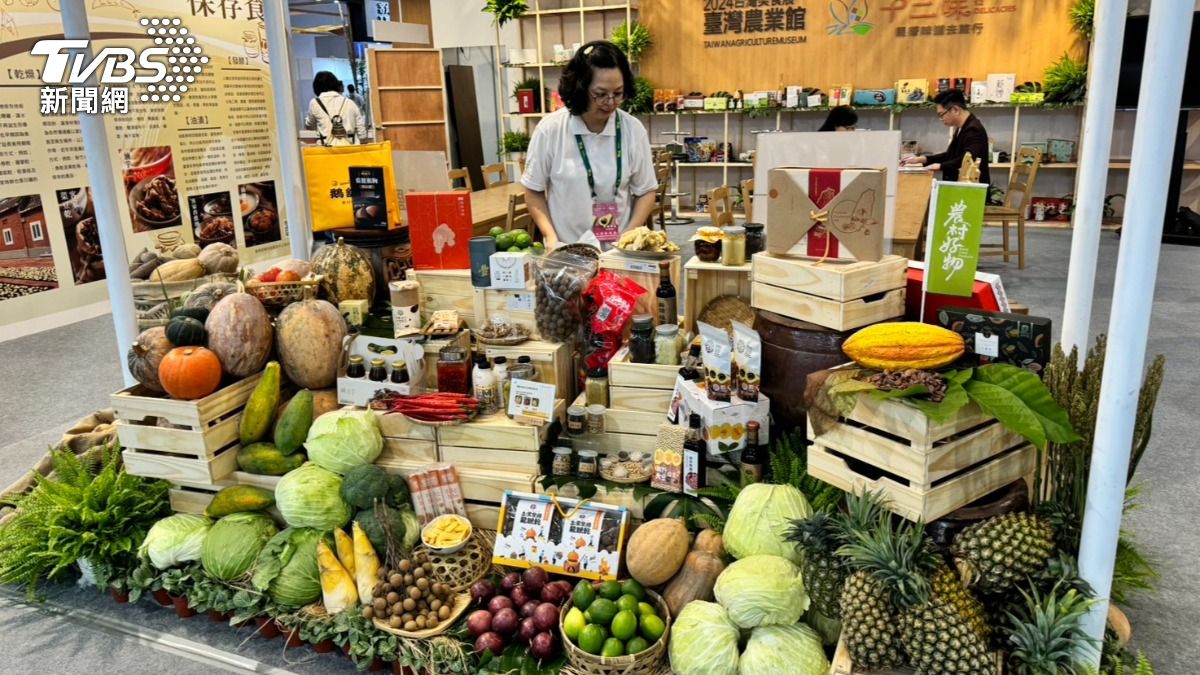 農業部參展美食展,展售12家田媽媽美食料理及各地優質農漁特產。(圖/謝佩穎攝)