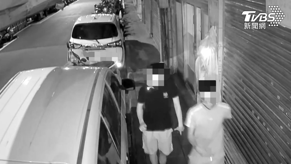 監視器拍下惡煞身影。(圖/TVBS)