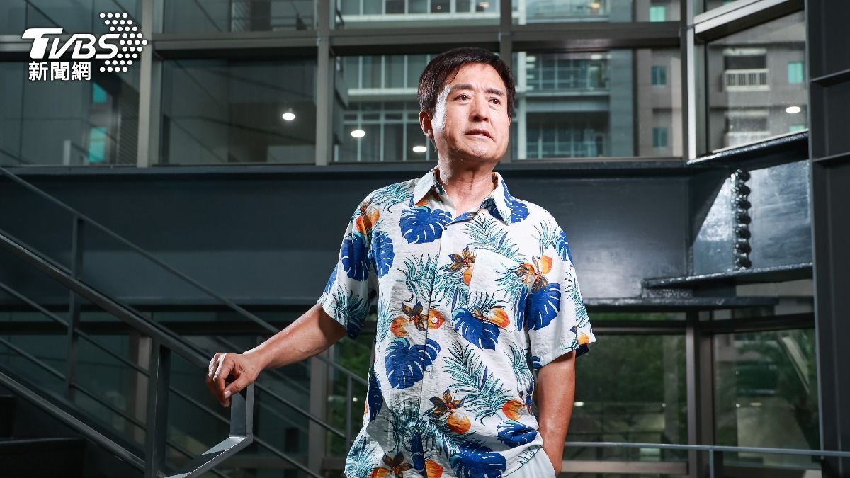 檢場自認沒有演戲天分,日常觀察成表演養分。(圖/趙世平攝)